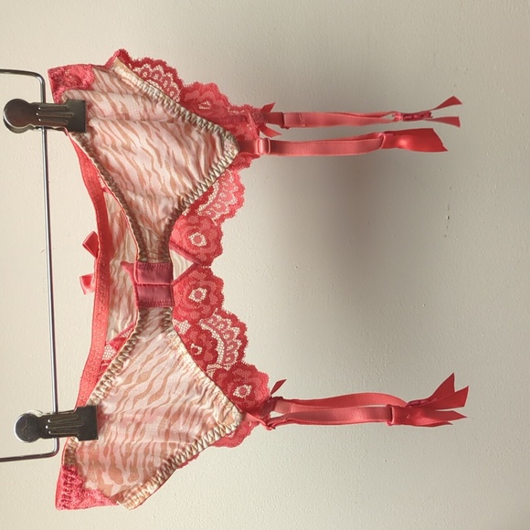 Cabernet Adjustable Garter Belt style 4244 Lace, Zebra NWOT Lingerie Piece - Picture 2 of 8